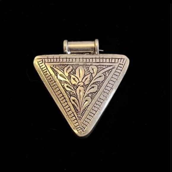 Hollow back silver pendants on choice! - Picture 7 of 10